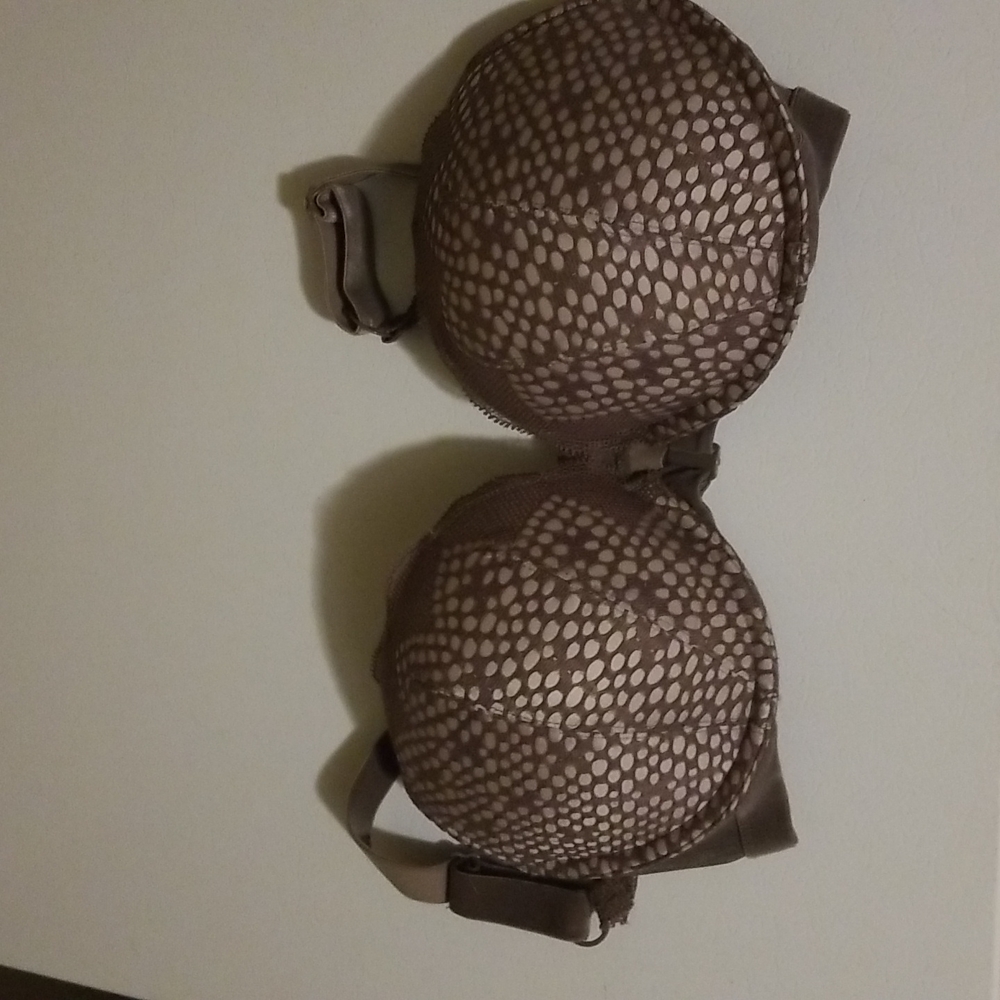 Victoria’s Secret Very Sexy push-up bra
